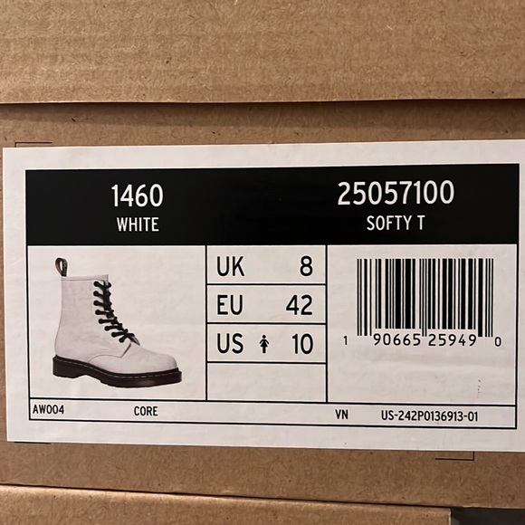 🌸New Arrival🌸 Dr. Martens women's boots - Picture 4 of 4